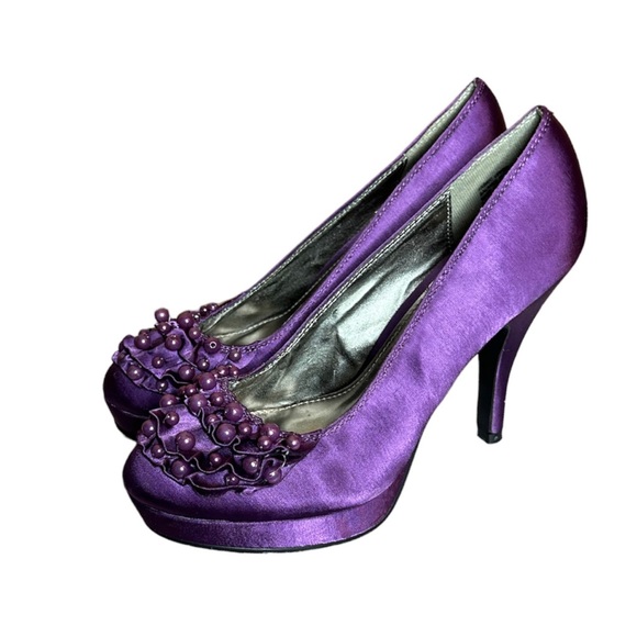 Unlisted by Kenneth Cole Purple Satin Beaded Bow Heels Size 8.5 - Picture 3 of 5